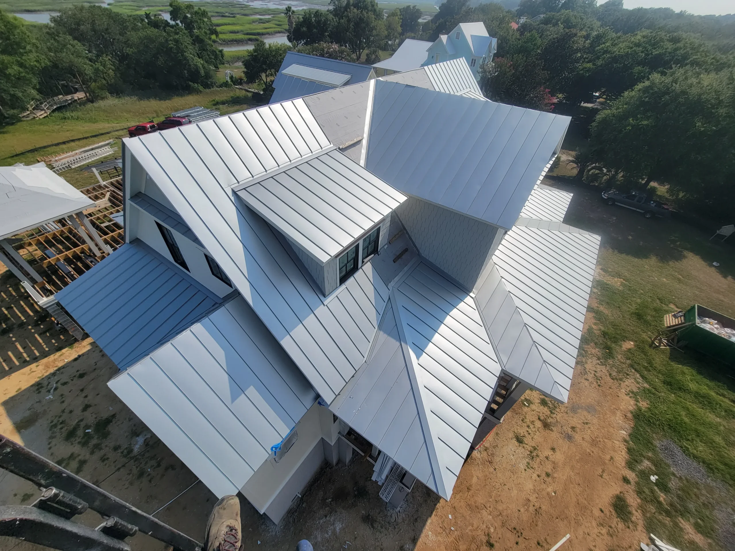 Expert roof installation in Charleston SC by American Custom Exteriors