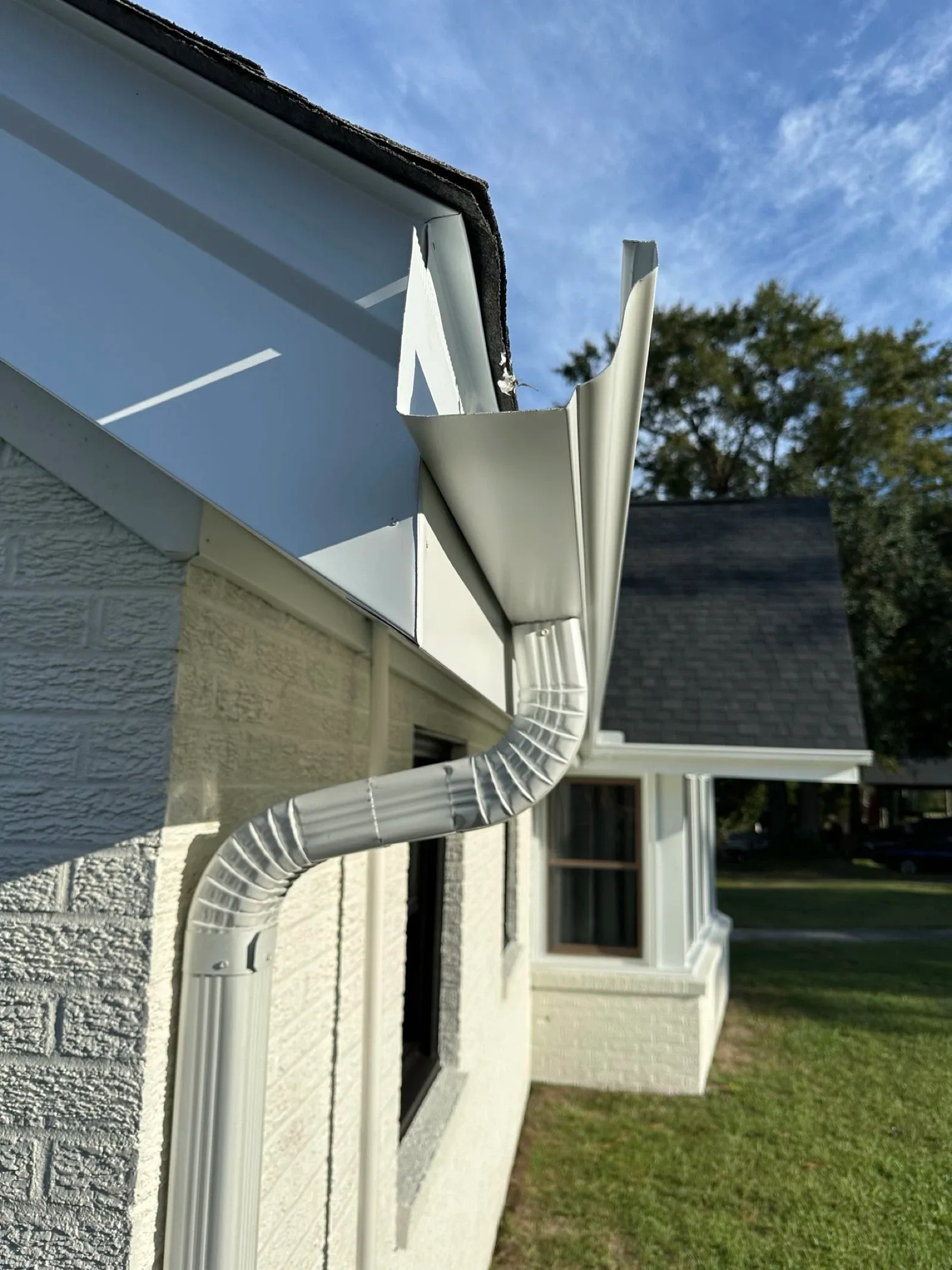 Expert seamless gutter services in Charleston SC